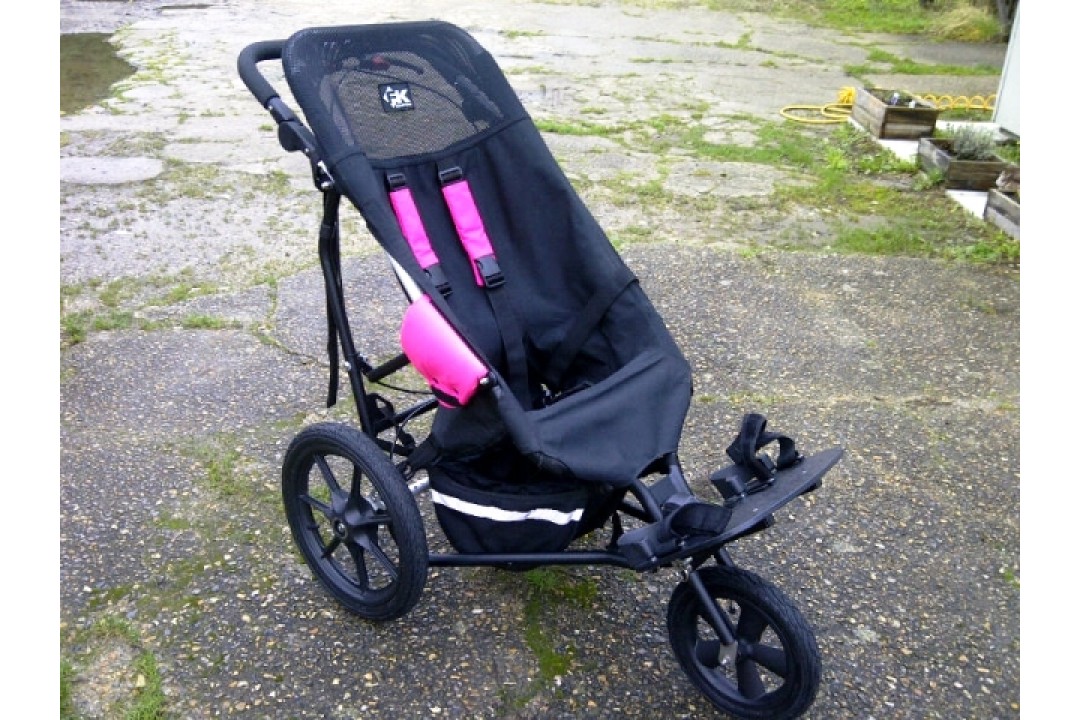 Medium Delta in Black with Pink pads